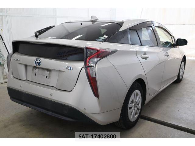 Toyota PRIUS 2017-08 8344008-4