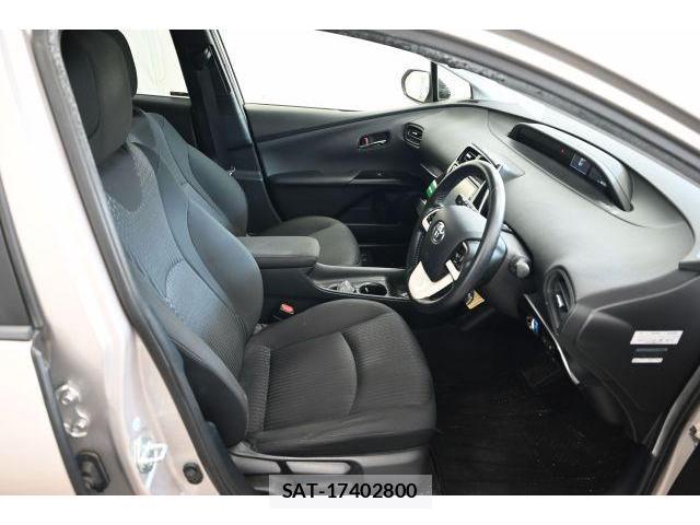 Toyota PRIUS 2017-08 8344008-5