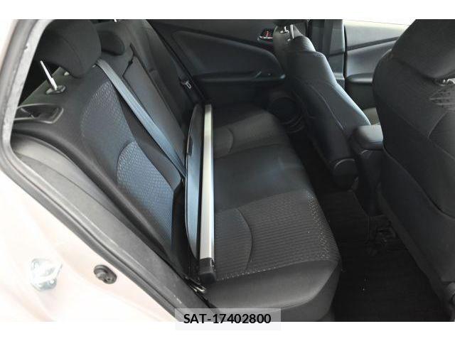 Toyota PRIUS 2017-08 8344008-6