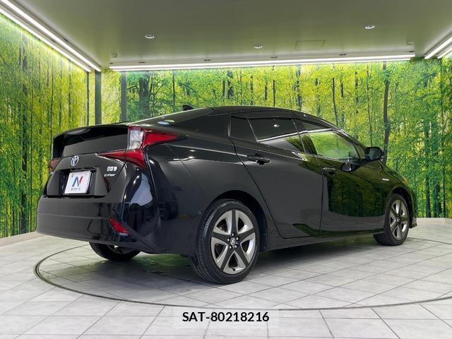 Toyota PRIUS 2019-10 8344017-16