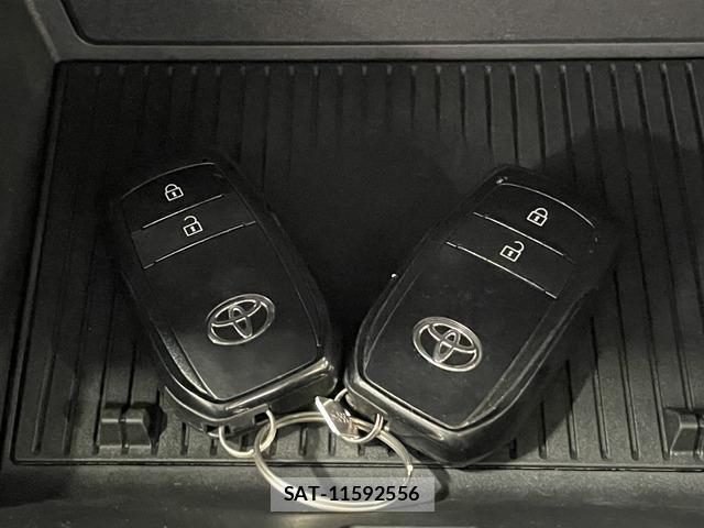 Toyota PRIUS 2023-06 8344126-6