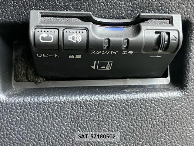 Toyota RACTIS 2014-02 8344086-15