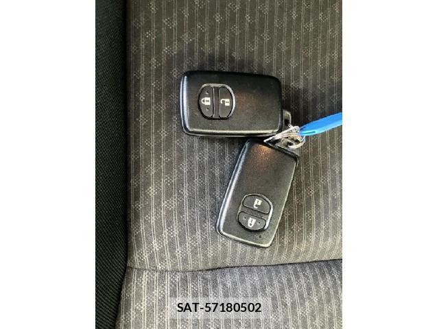 Toyota RACTIS 2014-02 8344086-17