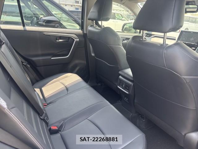 Toyota RAV4 2019-09 8342424-4