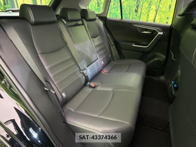 Toyota RAV4 2023-05 8343194-8
