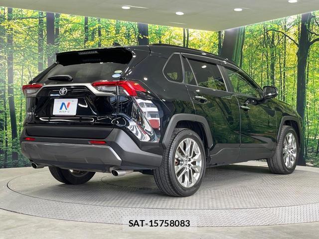 Toyota RAV4 2019-07 8343255-16