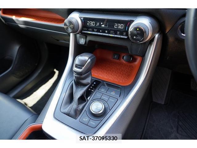 Toyota RAV4 2020-10 8343850-10