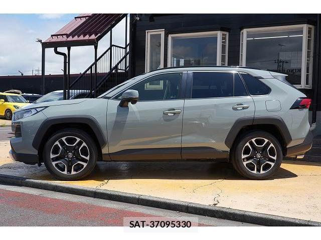 Toyota RAV4 2020-10 8343850-18