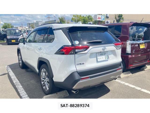 Toyota RAV4 2023-09 8344166-1