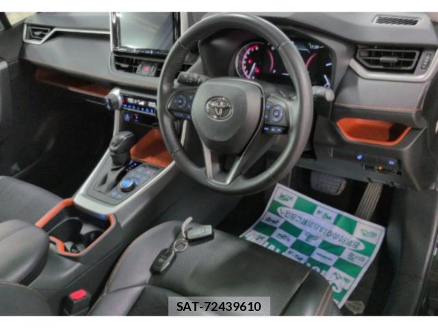 Toyota RAV4 2021-07 8344172-2