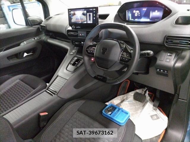 Peugeot Rifter 2025-11 8343828-2