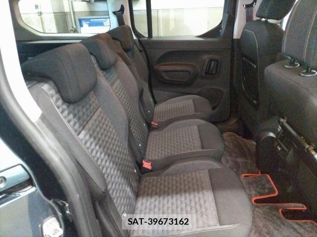 Peugeot Rifter 2025-11 8343828-3