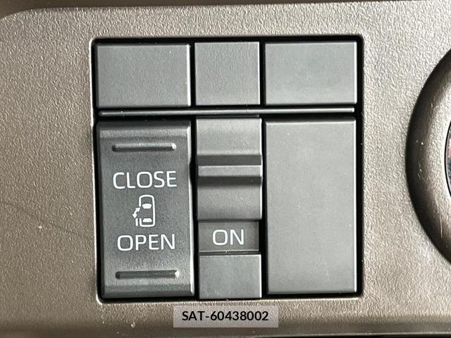 Toyota ROOMY 2023-10 8343618-4