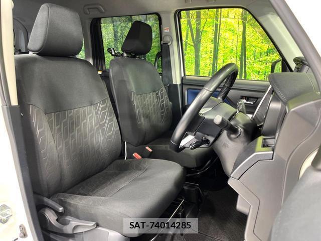 Toyota ROOMY 2017-08 8343702-9