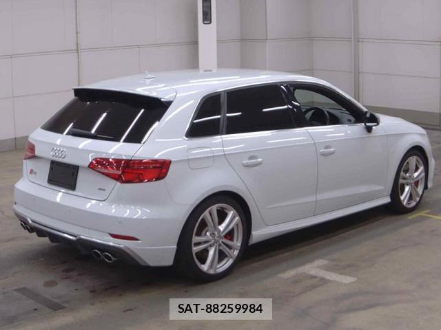 Audi S3 2018-07 8343820-4