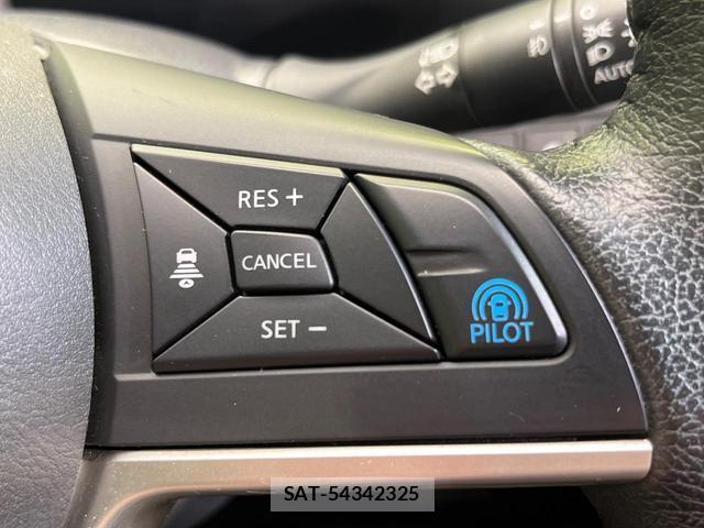 Nissan SERENA 2018-05 8342062-6