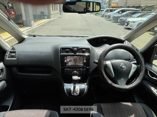 Nissan SERENA 2015-11 8342117-1