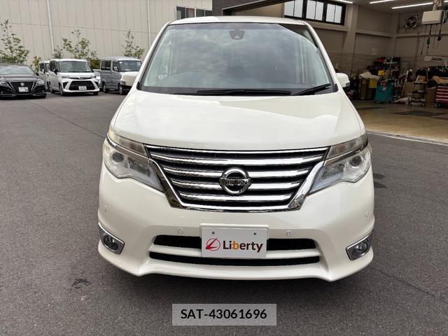 Nissan SERENA 2015-11 8342117-11