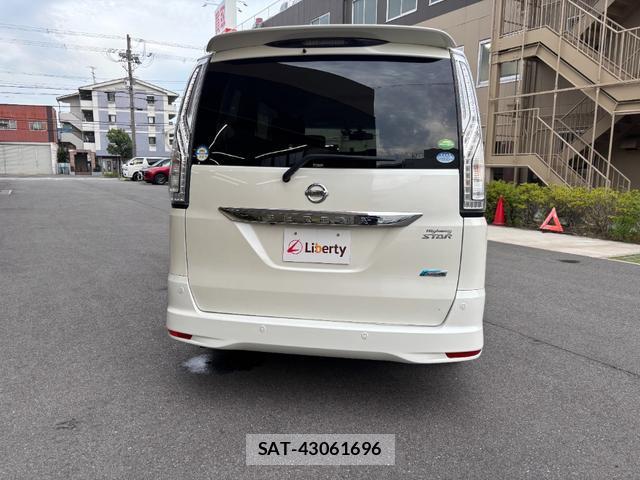 Nissan SERENA 2015-11 8342117-14