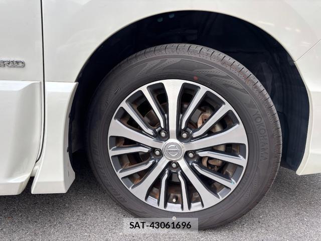 Nissan SERENA 2015-11 8342117-19