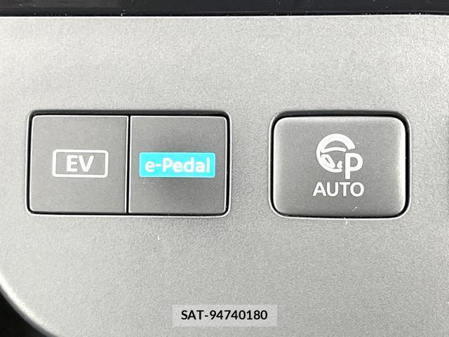 Nissan SERENA 2023-07 8342687-6