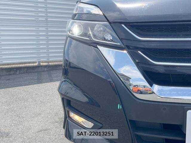 Nissan SERENA 2017-09 8343285-13