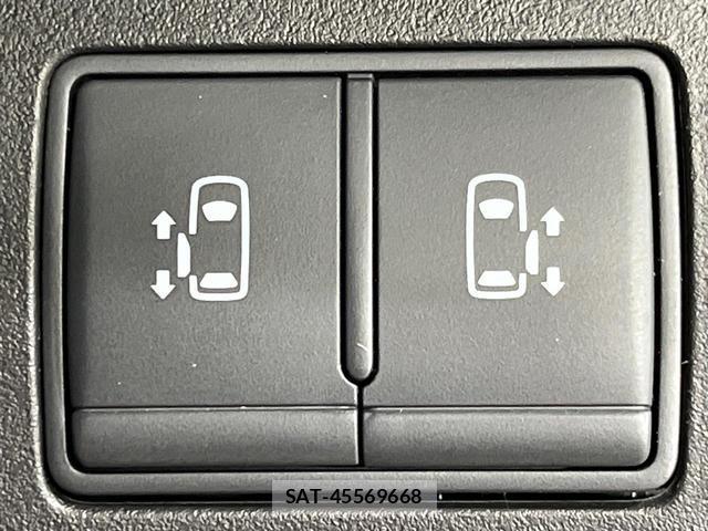Nissan SERENA 2015-10 8344283-2