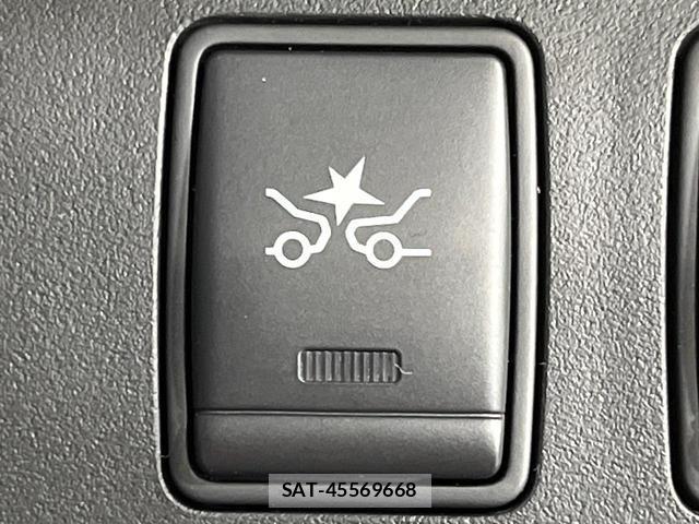 Nissan SERENA 2015-10 8344283-5