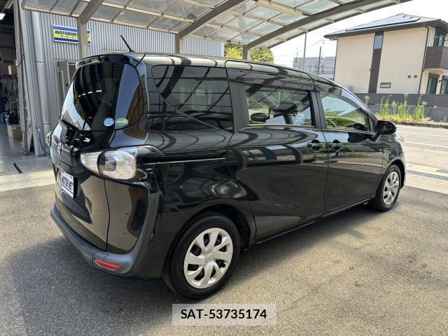 Toyota SIENTA 2016-06 8342213-1