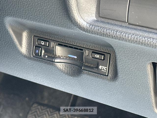 Toyota SIENTA 2023-08 8342248-4