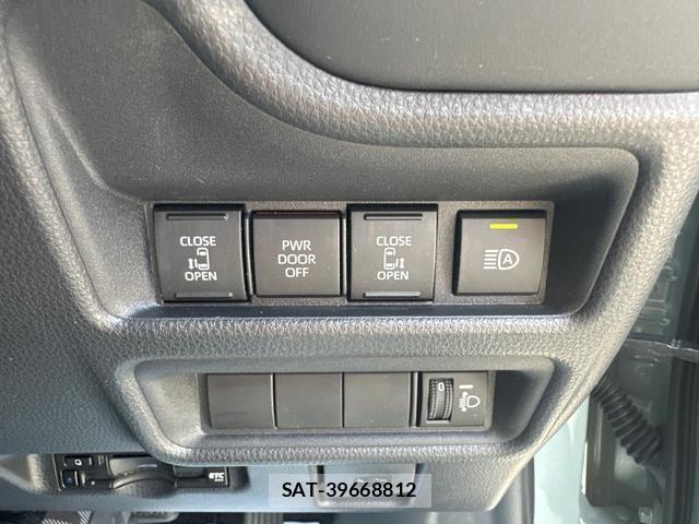 Toyota SIENTA 2023-08 8342248-6
