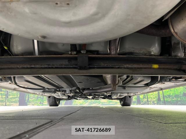 Toyota SIENTA 2016-02 8342345-18
