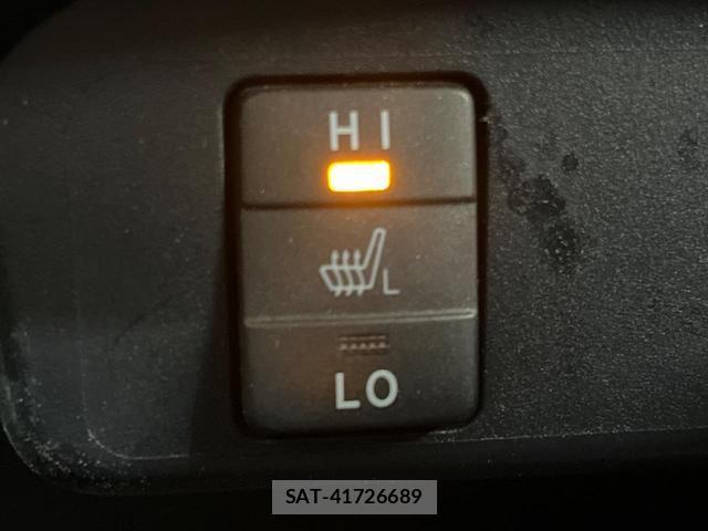 Toyota SIENTA 2016-02 8342345-6