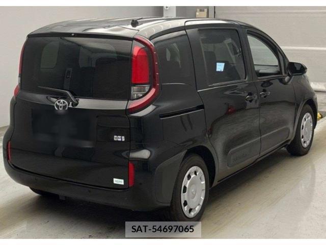 Toyota SIENTA 2023-09 8342662-4
