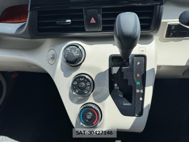 Toyota SIENTA 2015-10 8343127-10