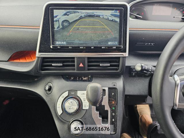 Toyota SIENTA 2022-06 8343595-10
