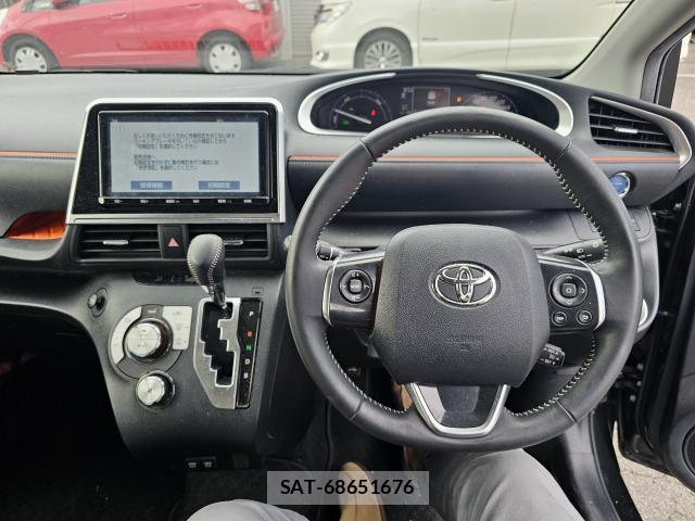 Toyota SIENTA 2022-06 8343595-2