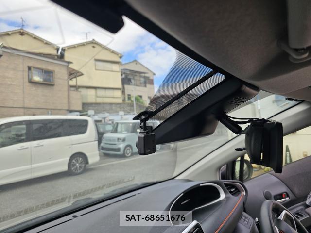 Toyota SIENTA 2022-06 8343595-8