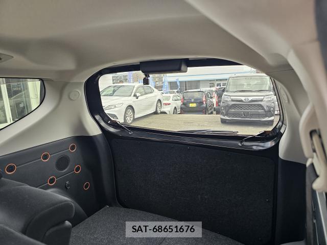 Toyota SIENTA 2022-06 8343595-9