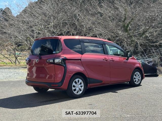 Toyota SIENTA 2017-03 8343693-11