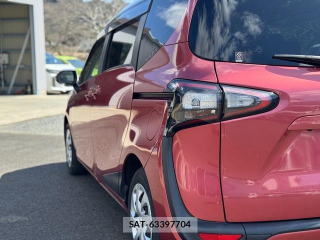 Toyota SIENTA 2017-03 8343693-6