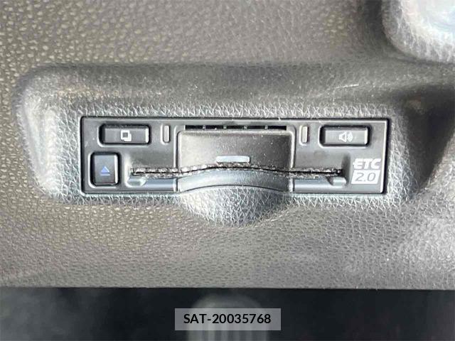 Toyota SIENTA 2023-02 8344209-1
