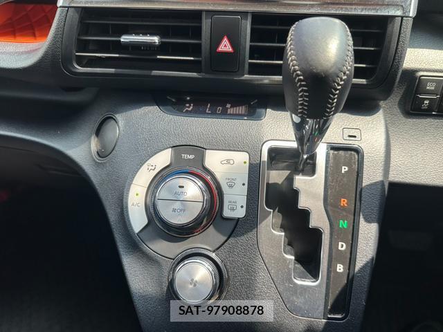 Toyota SIENTA 2016-04 8344245-11