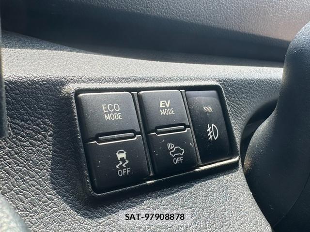 Toyota SIENTA 2016-04 8344245-14