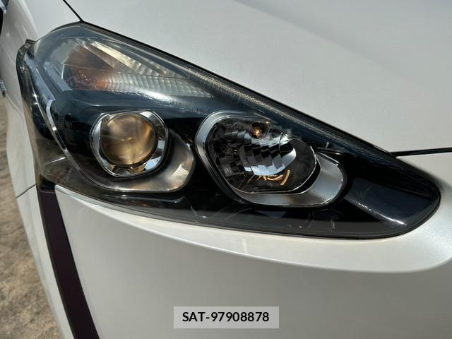 Toyota SIENTA 2016-04 8344245-16