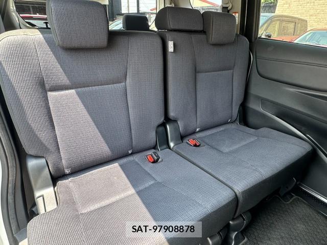 Toyota SIENTA 2016-04 8344245-18