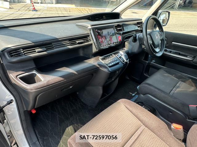 Honda e 2018-04 8342209-14