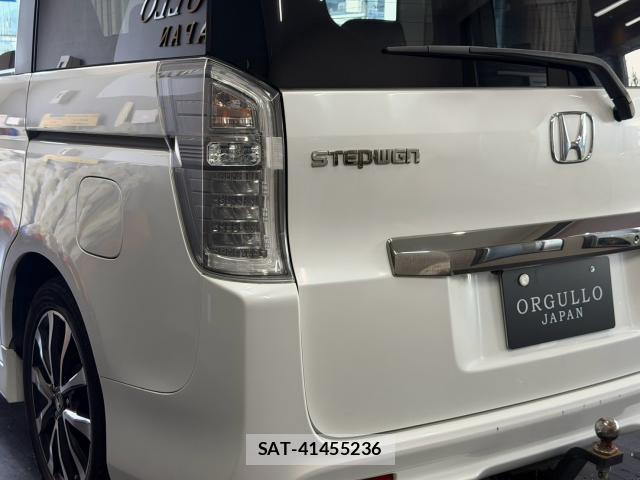 Honda e 2015-03 8342315-10