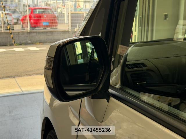 Honda e 2015-03 8342315-16