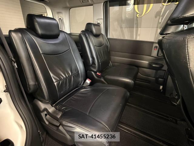 Honda e 2015-03 8342315-8